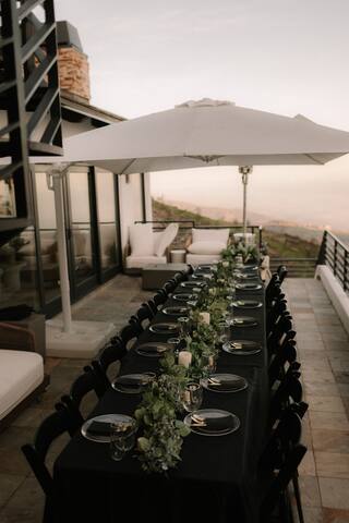 Mount Malibu Mansion – Hot Tub, 2 Acres, 16 ppl gallery image 5