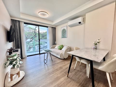 1BR private garden near Central Mall