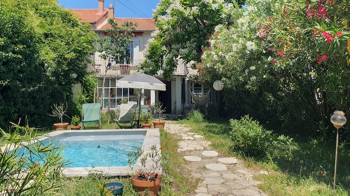 La Campagne En Ville, Avec Piscine, Près Du Centre - Avignon
