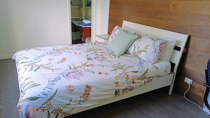 საძინებელი 1