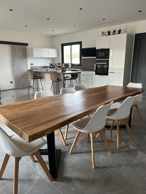 2 bedroom house in figari