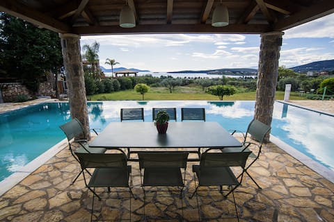Villa Aoidi: Luxury Villa with pool (8 Guests)