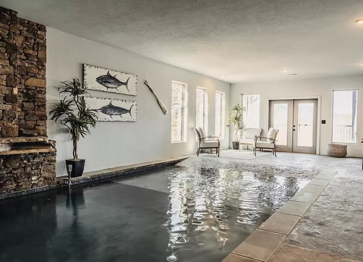 Smoky Mountain Luxury Lodge With Pool - Pigeon Forge, TN