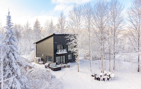 At Lac du Roy | Waterfront | Hot tub | Animals