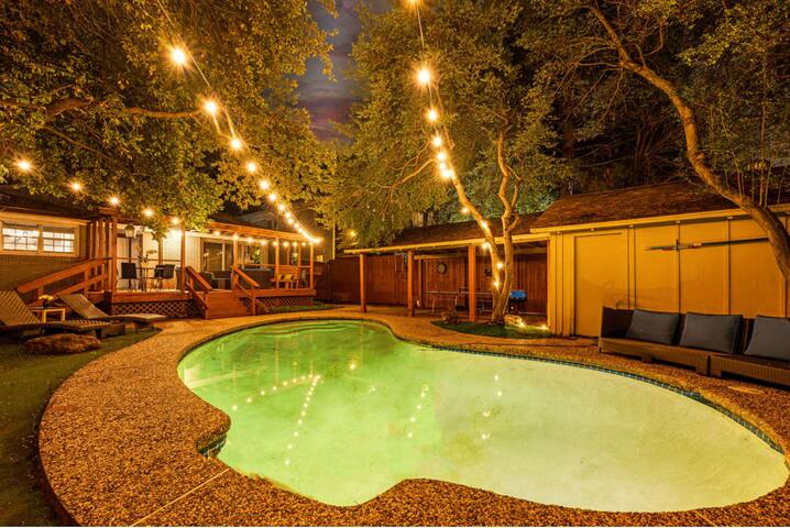 Brand New! Oak Lawn Glam House POOL Backyard Oasis gallery image 5