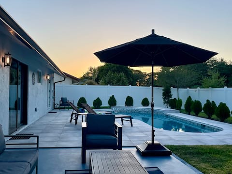 Royal Palm Oasis with Pool