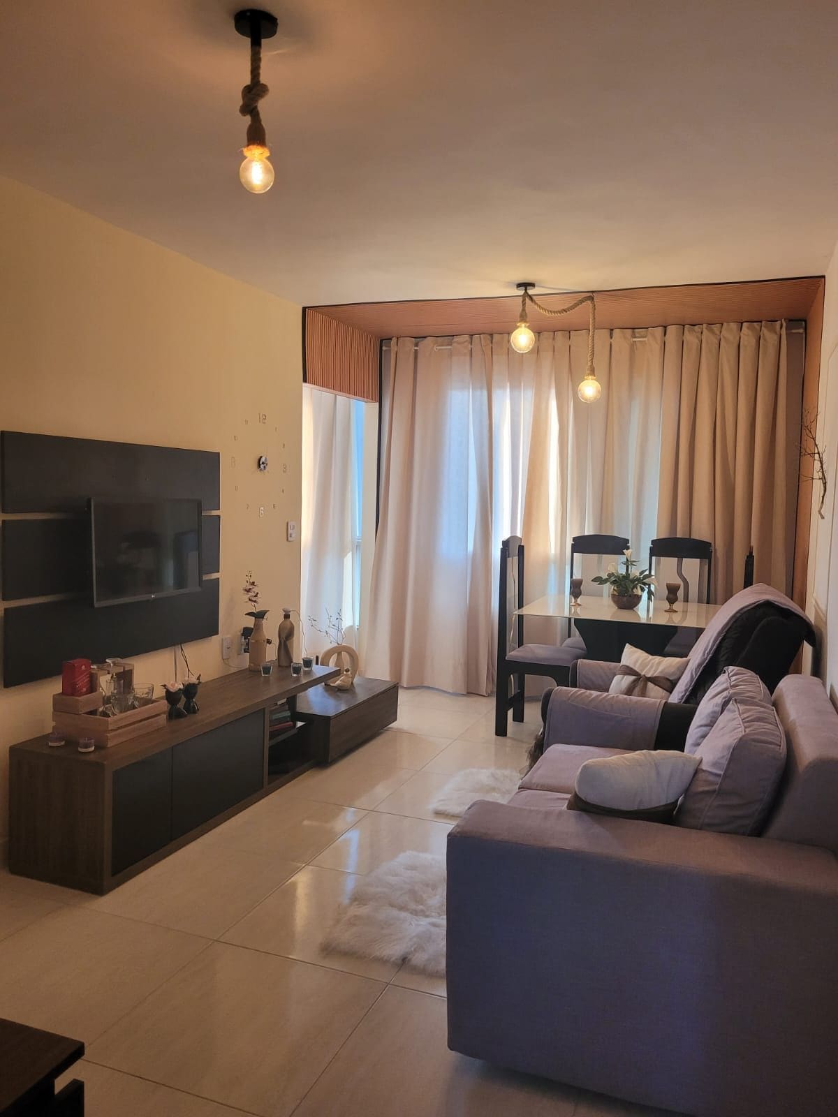 chaise de papa confortable, chambre intégrée avec balcon où vous pouvez vous reposer sur le hamac ou prendre un vin...