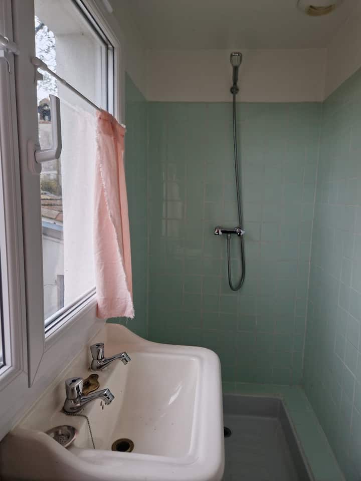 Jolie Maisonnette Avec Belle Vue - Opio