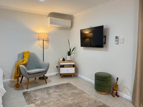 Successful Airbnb property: Modern Studio in Wilston in Brisbane
