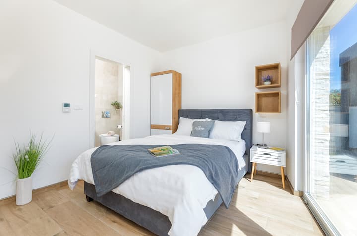 საძინებელი 1