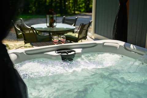 Private 7 AC Retreat-Hot Tub-Fire pit-Disc Golf