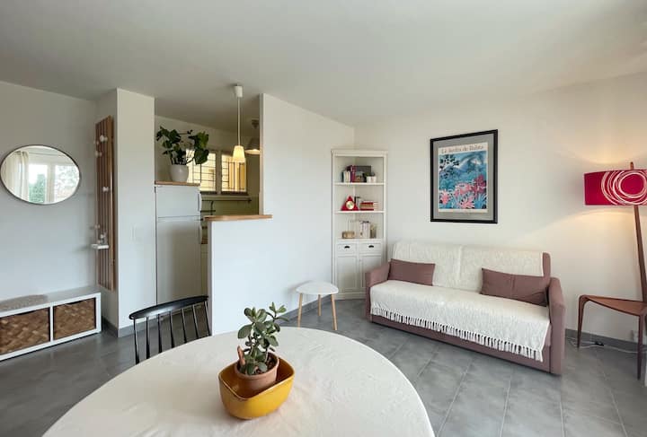 Grand T2 Ensoleillé Avec Balcon, Plage De St-clair - Le Lavandou