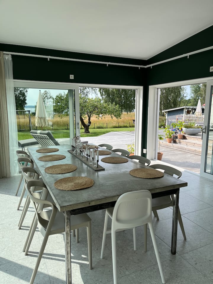 Familjevänlig Villa Med Sjöutsikt - Hultsfred