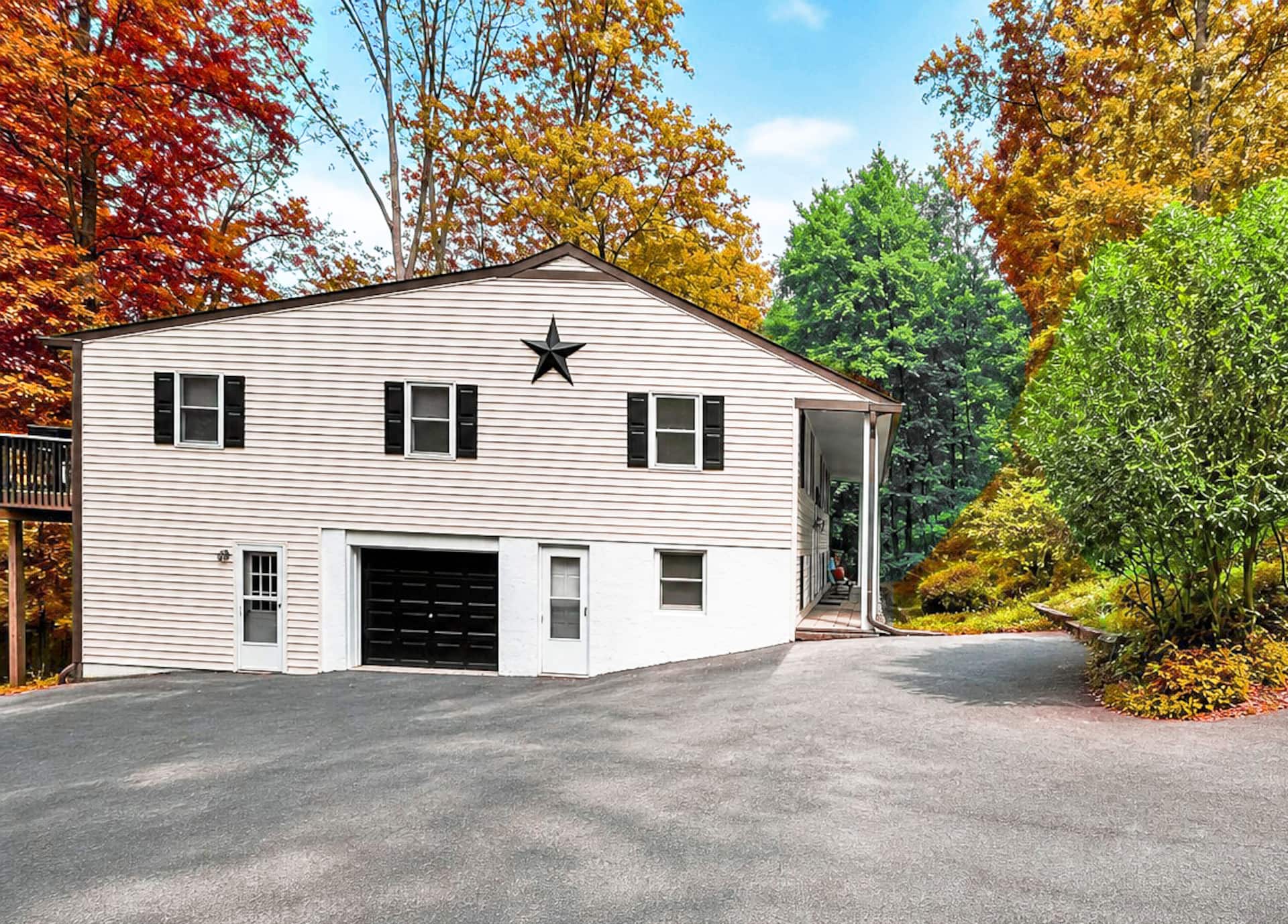 Amazing Home Near Town w/ Game Room/Gym/King Beds!