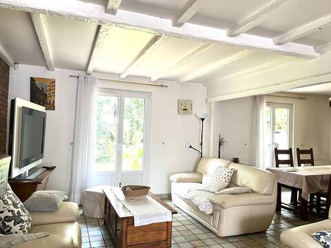 Country house 20 minutes from Paris