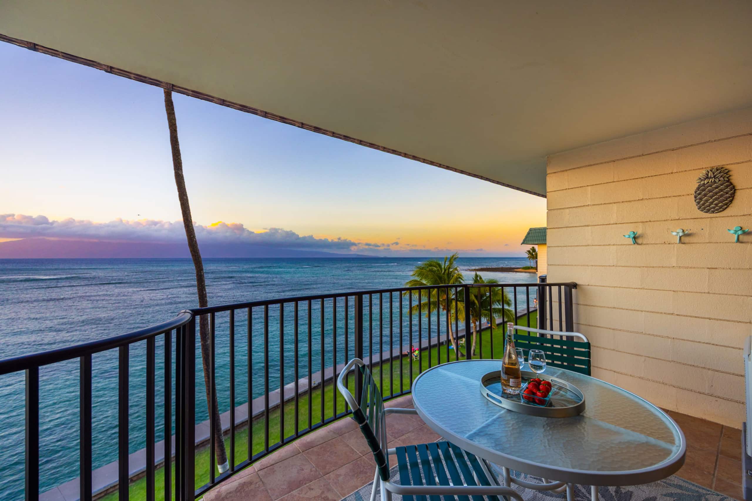 Condo in Lahaina · ★4.99 · 1 bedroom · 2 beds · 1 private bath - Image 26