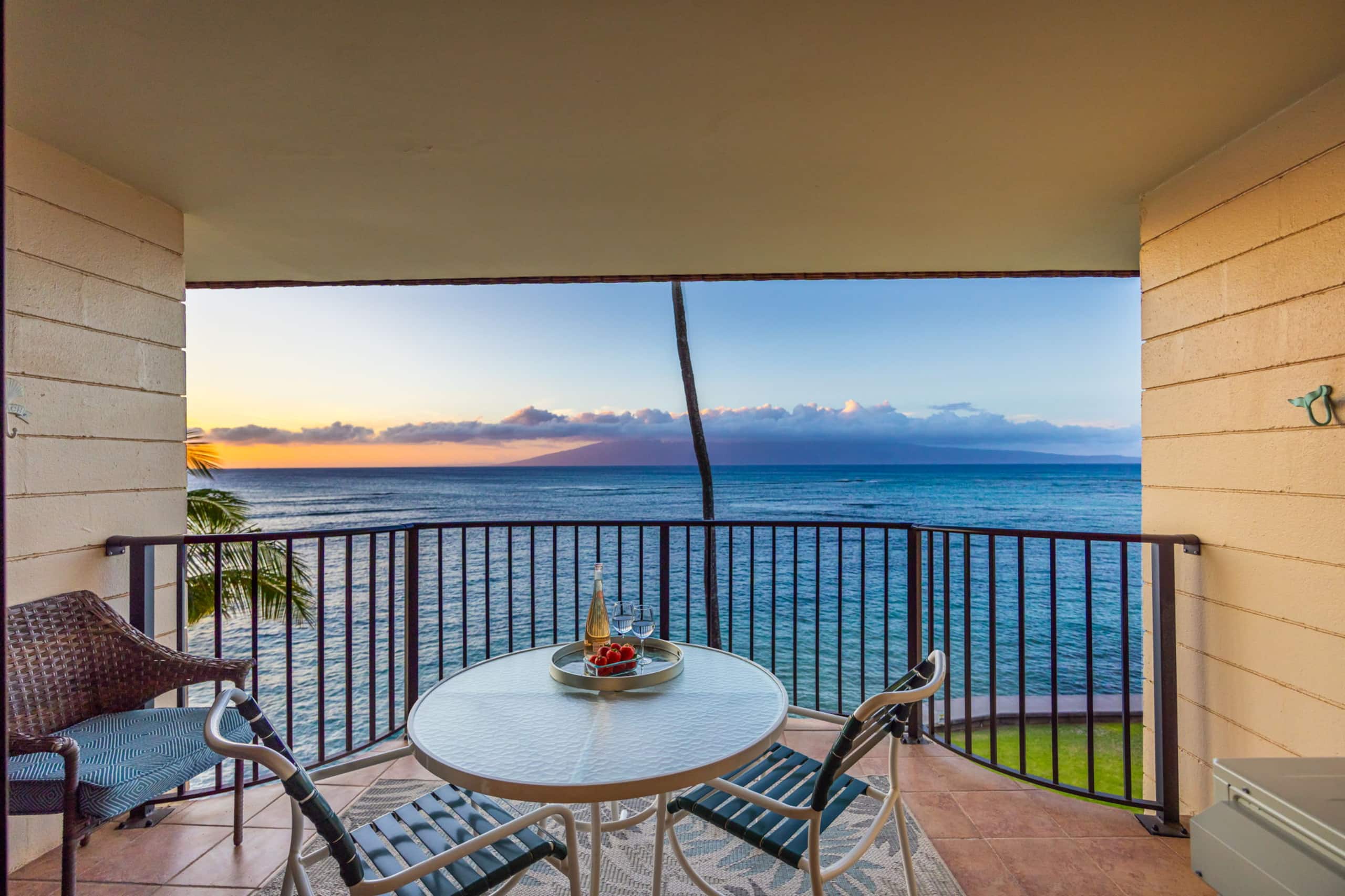 Condo in Lahaina · ★4.99 · 1 bedroom · 2 beds · 1 private bath - Image 24