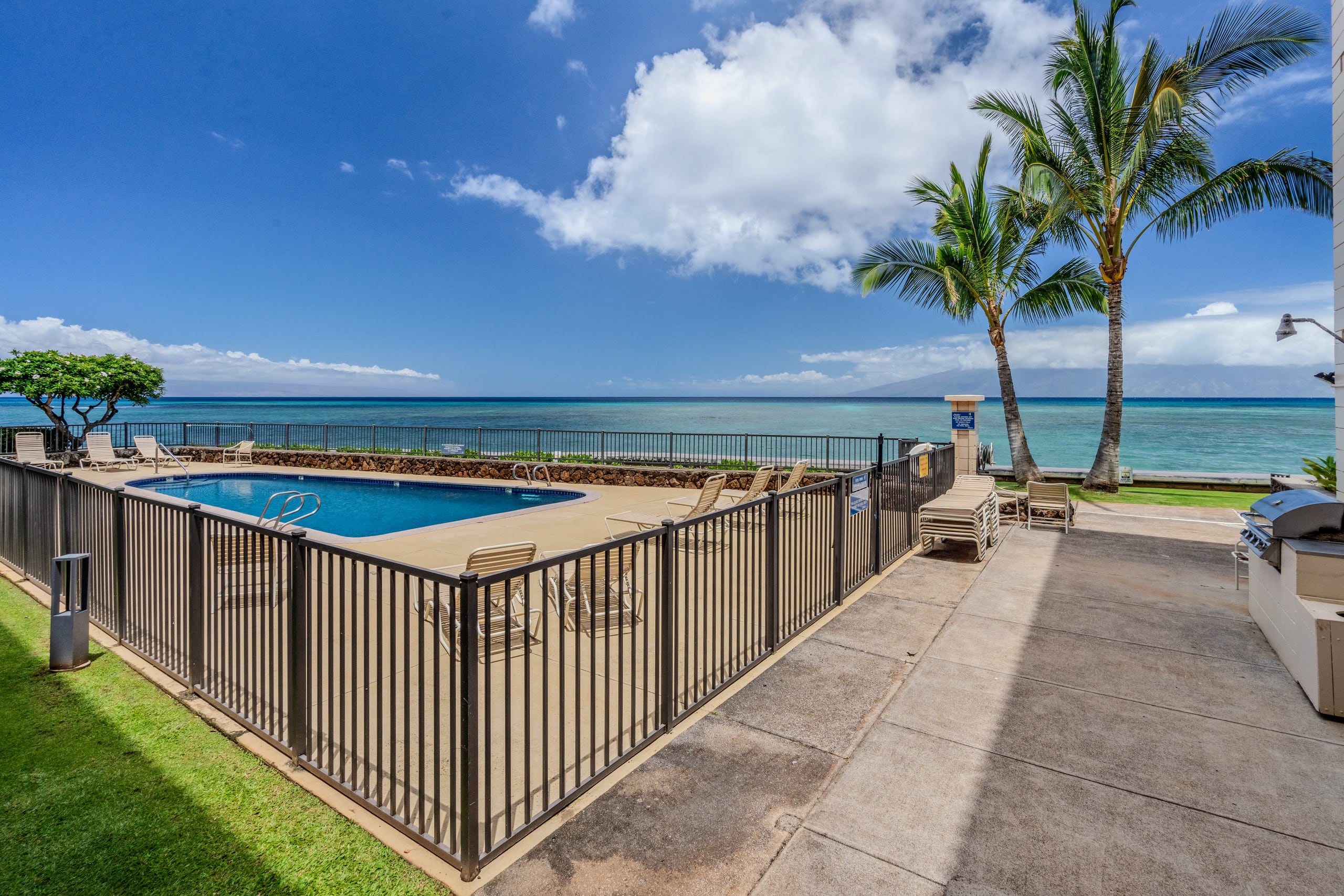 Condo in Lahaina · ★4.99 · 1 bedroom · 2 beds · 1 private bath - Image 35
