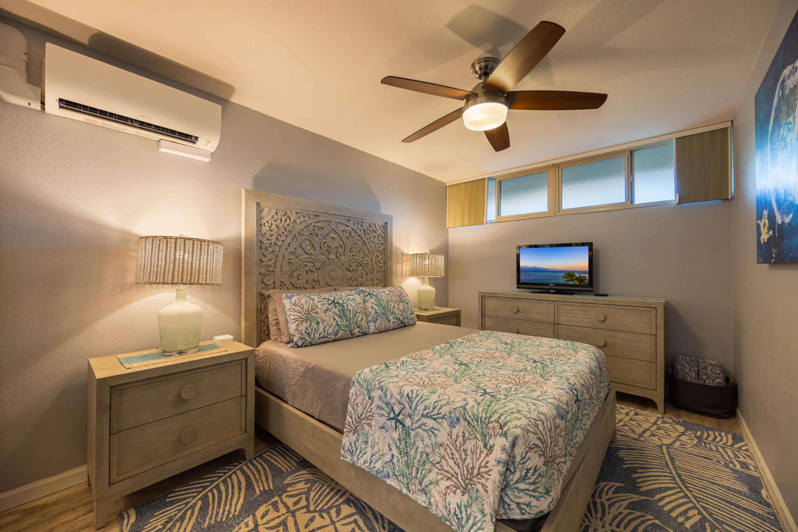 Condo in Lahaina · ★4.99 · 1 bedroom · 2 beds · 1 private bath - Image 12