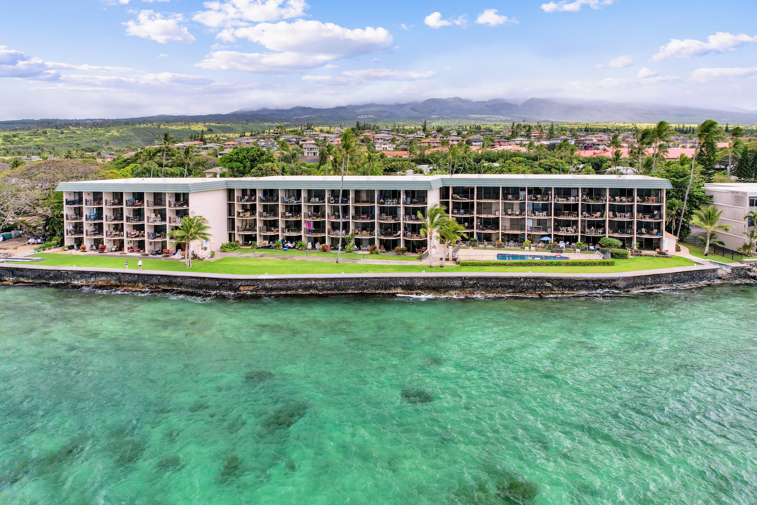 Condo in Lahaina · ★4.99 · 1 bedroom · 2 beds · 1 private bath - Image 42