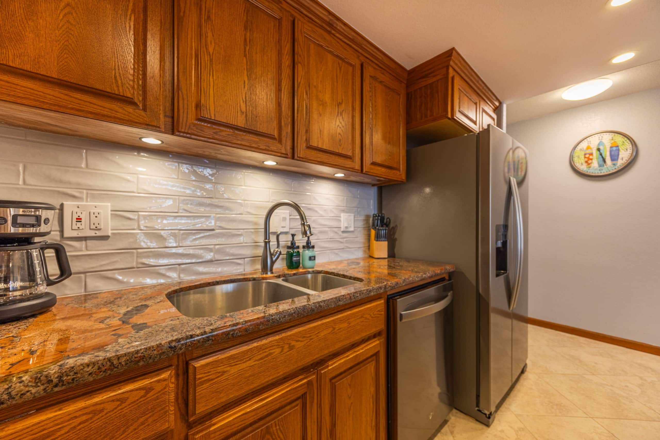 Condo in Lahaina · ★4.99 · 1 bedroom · 2 beds · 1 private bath - Image 8