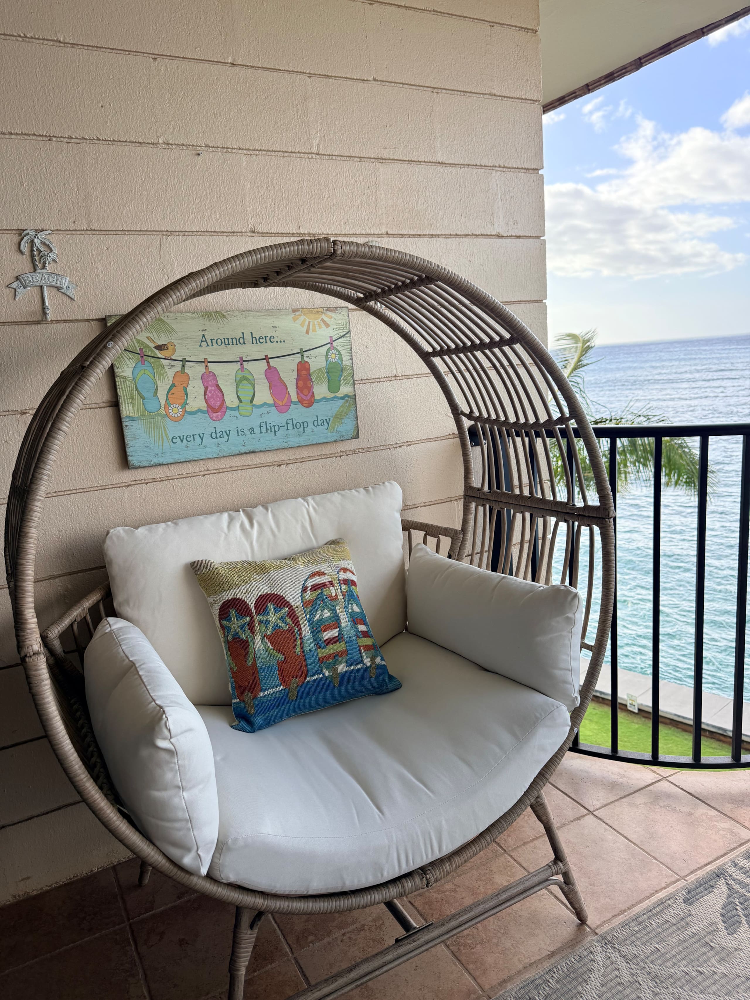 Condo in Lahaina · ★4.99 · 1 bedroom · 2 beds · 1 private bath - Image 33