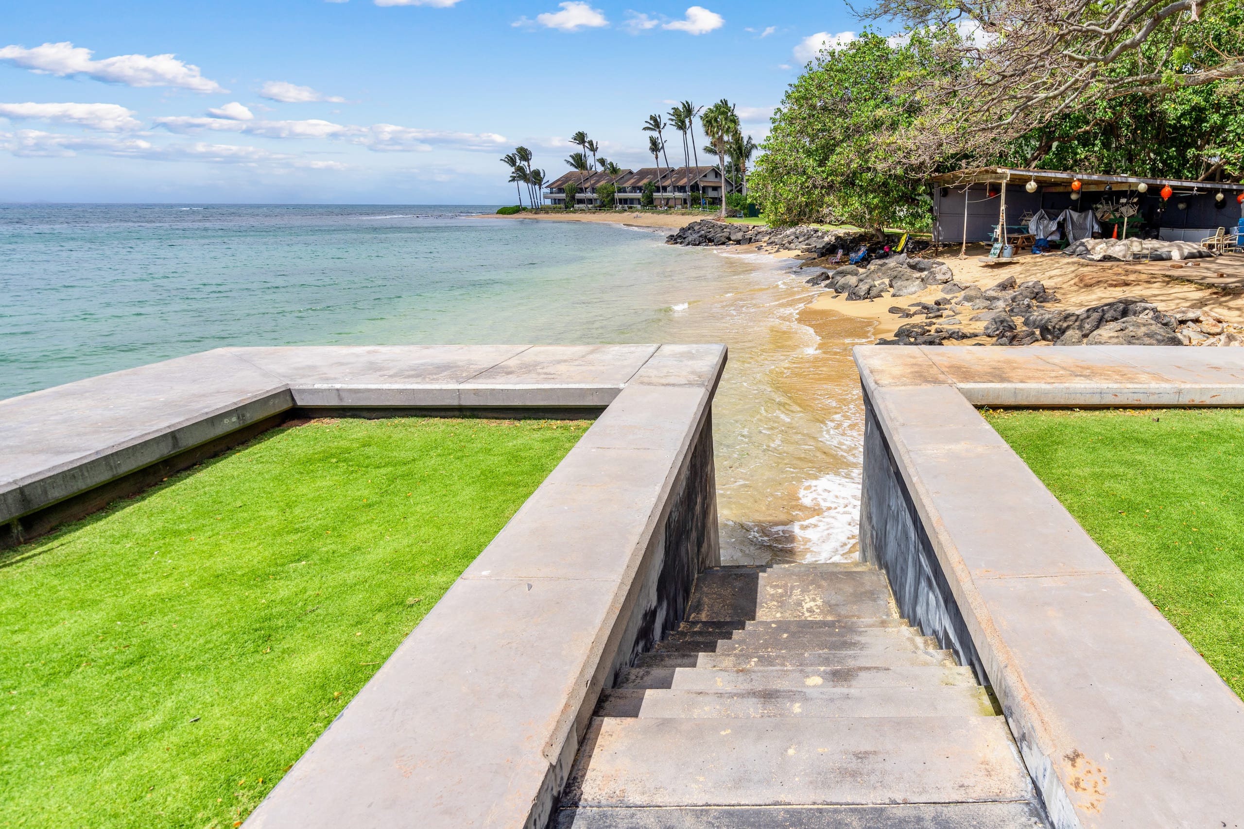 Condo in Lahaina · ★4.99 · 1 bedroom · 2 beds · 1 private bath - Image 36