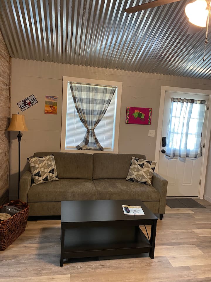 Hunter Rd Cabins #3, Almost In Gruene! - New Braunfels, TX