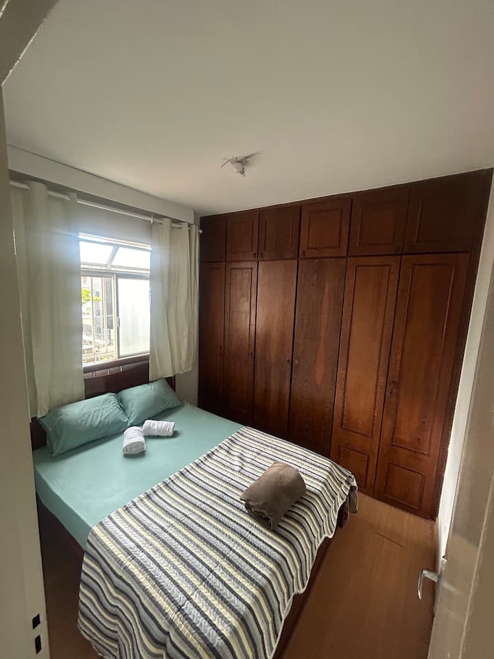 Tazama (kutoka kwenye nyumba / chumba)