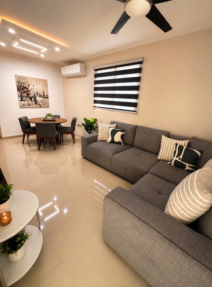 Spacious Home W/ Parking • 10 Min Airport & Beach - San Juan