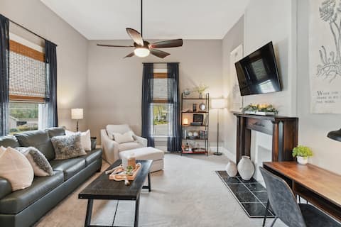 Top Airbnb: 5 MIN Walk To Square - Historic Mystic Falls Home! in Covington