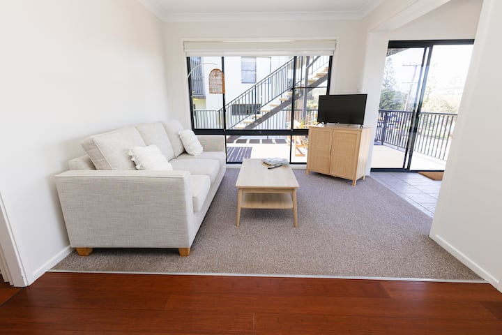 Apartment Directly Across From The Beach - Port Macquarie