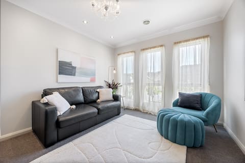 Successful Airbnb property: Spacious Ballarat 2 Bedrm home, central location. in City Of Ballarat