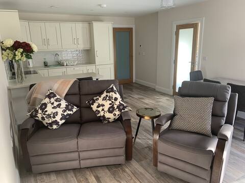 Newly renovated cosy 3-bed House