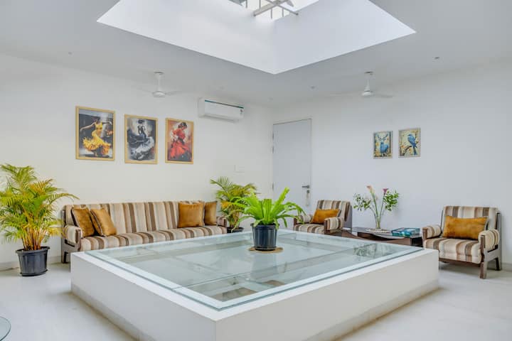 Living room image 6