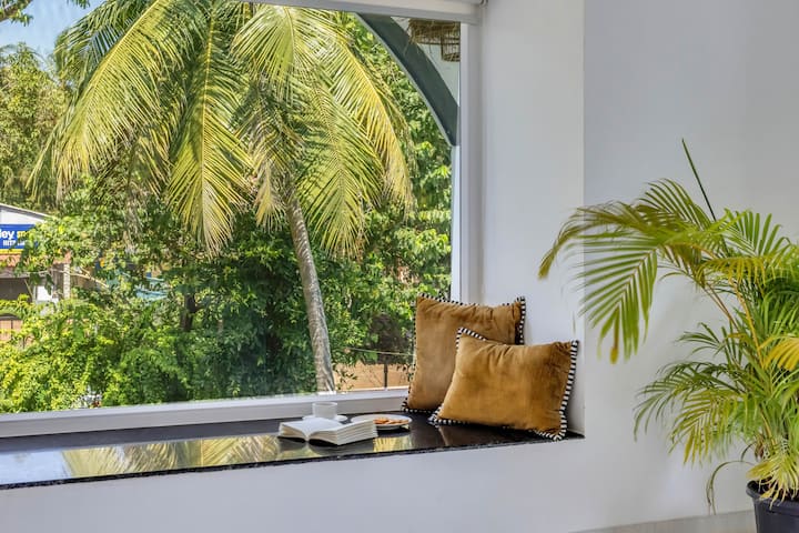 Living room image 3