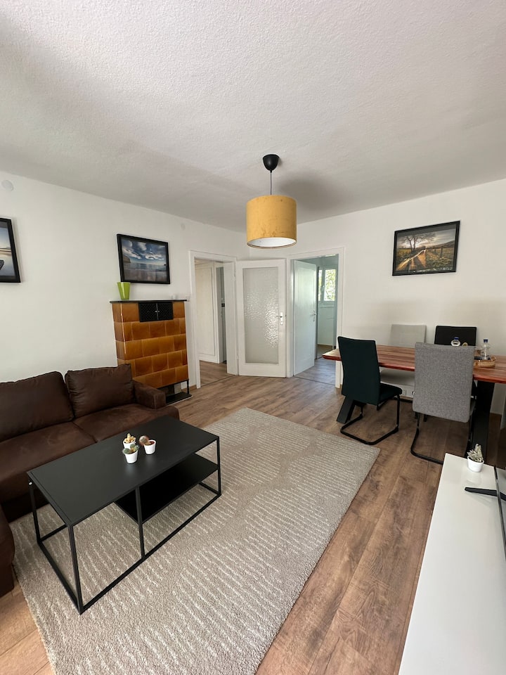 Schmuckvolles 3 Zimmer Apartment - Stuttgart