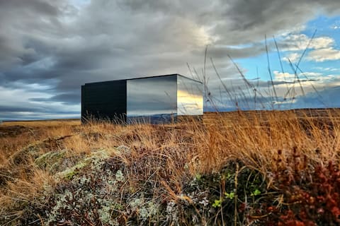 Mirror Cabin (Mystic Light Lodge)