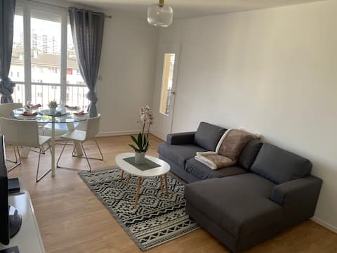 Renovated and spacious apartment, Terrace, Parking