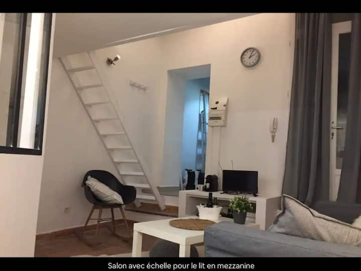Cosy Studio Climatisé Avec Terrasse - Aix-en-Provence