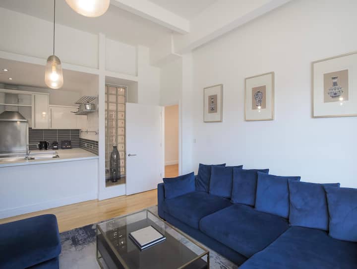 Large City Centre Apartment (2br/2b Flat) - Stockport