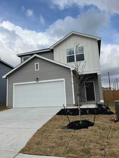 Cozy Family Home w/ In-Law Suite Downstairs!