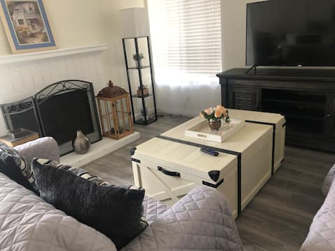 Lovely Home in a desirable location of Menifee.