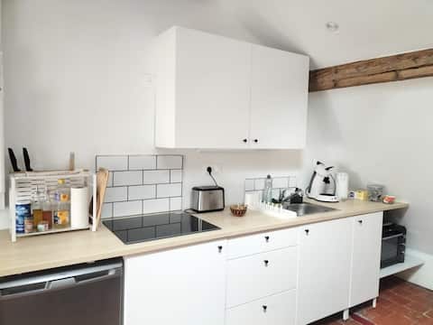 Propriété Airbnb réussie: Charming studio in the heart of the peninsula à Lyon