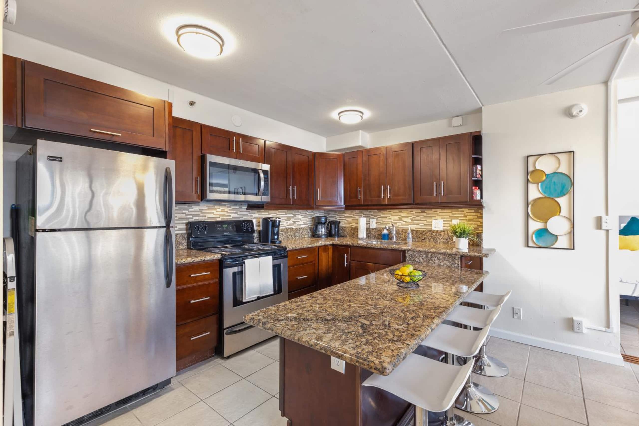 Condo in Honolulu · ★4.8 · 1 bedroom · 3 beds · 1 private bath - Image 7