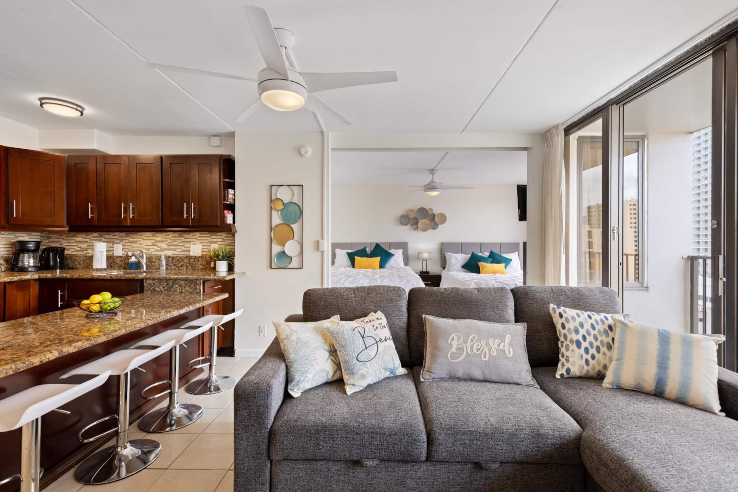 Condo in Honolulu · ★4.8 · 1 bedroom · 3 beds · 1 private bath - Image 37