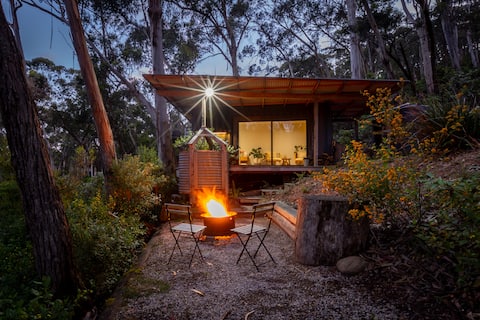 Top Airbnb: Erskine Valley Eco Cabin in Lorne