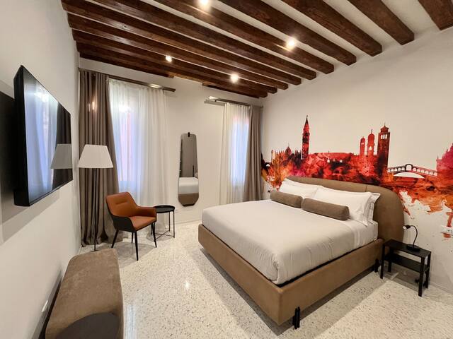 Cà Gemma Elegant Venice stay, 8 min from St.Mark’s gallery image 5
