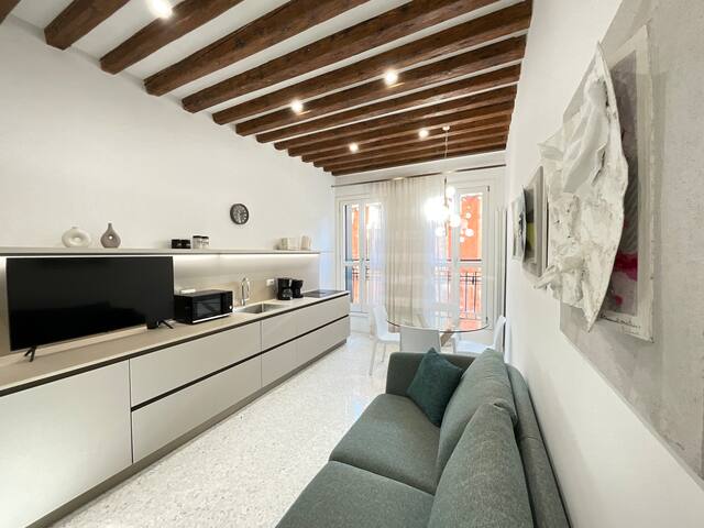 Cà Gemma Elegant Venice stay, 8 min from St.Mark’s gallery image 2