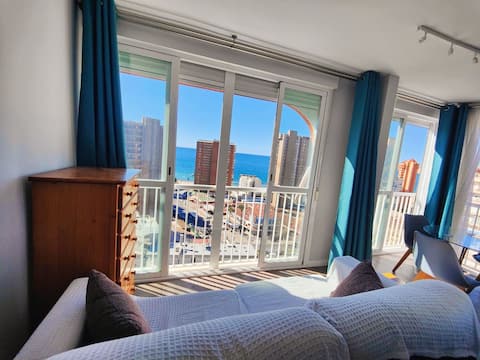 Anuncio de Airbnb popular: Beautiful sea view apartment, Playa Levante en Benidorm